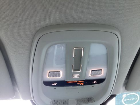 Certified 2022 Volvo XC60 B5 Momentum w/ Climate Package image 29