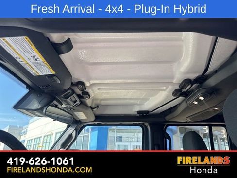 Used 2024 Jeep Wrangler Unlimited w/ Convenience Group AWD/4WD image 30