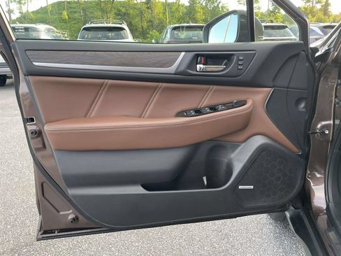 Used 2019 Subaru Outback 2.5i Touring w/ Popular Package #3A AWD/4WD image 5