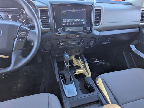 Certified 2022 Nissan Frontier SV w/ Technology Package image 18