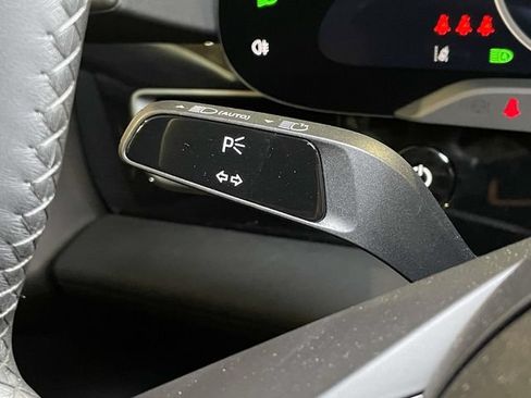 Certified 2025 Porsche Taycan AWD/4WD image 40