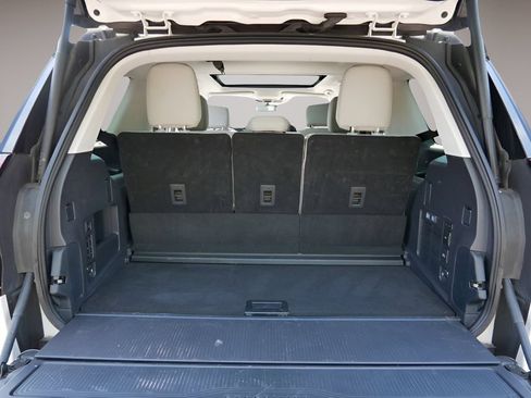Used 2025 Ford Expedition Active AWD/4WD image 12