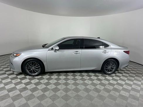Used 2018 Lexus ES 350 w/ Navigation System Package FWD image 2