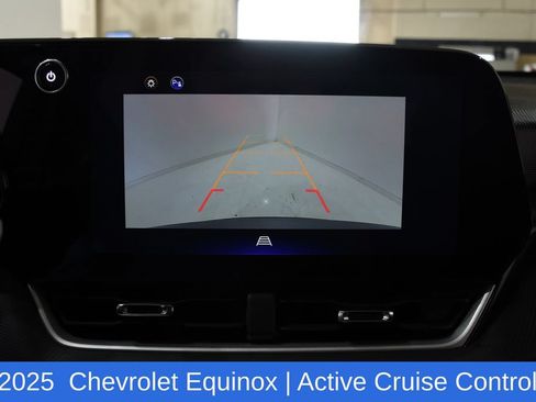 Used 2025 Chevrolet Equinox LT FWD image 17
