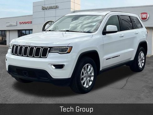 Used 2022 Jeep Grand Cherokee Laredo X AWD/4WD image 3
