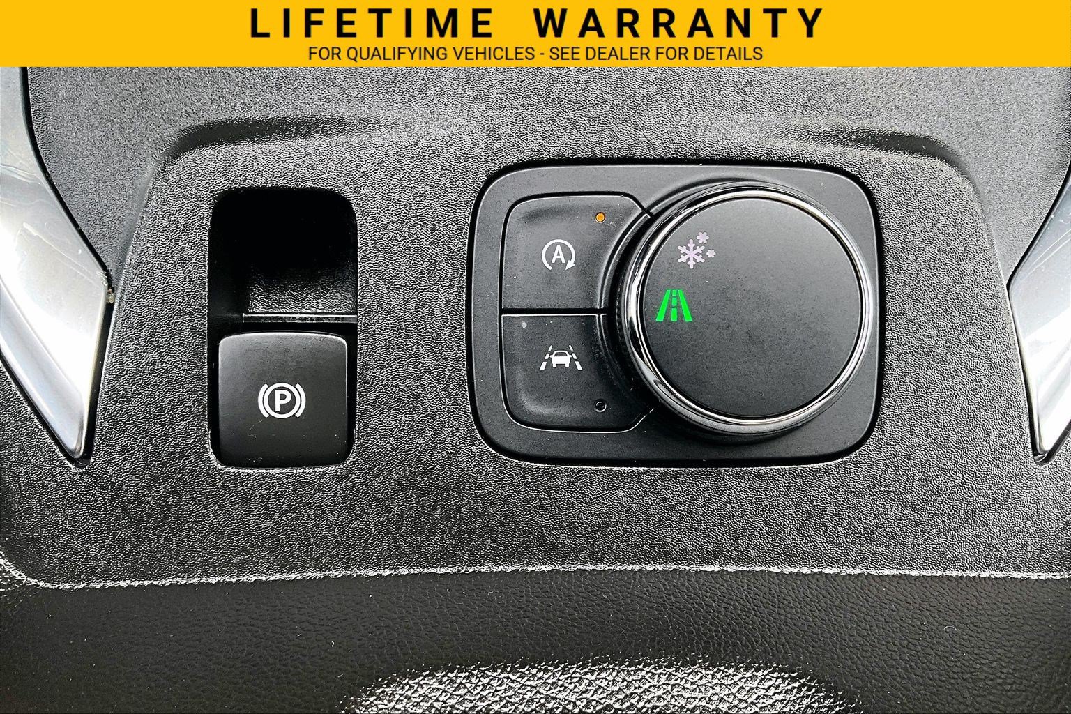 Certified 2022 Chevrolet Traverse LS FWD image 28