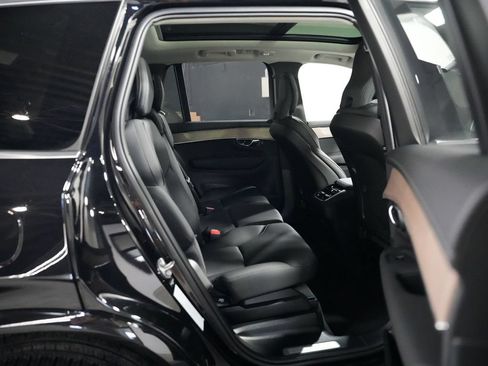 Used 2025 Volvo XC90 B6 Plus AWD/4WD image 34