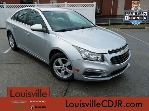 Used 2016 Chevrolet Cruze LT w/ Technology Package FWD image 1