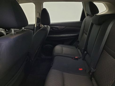 Used 2019 Nissan Rogue S image 18