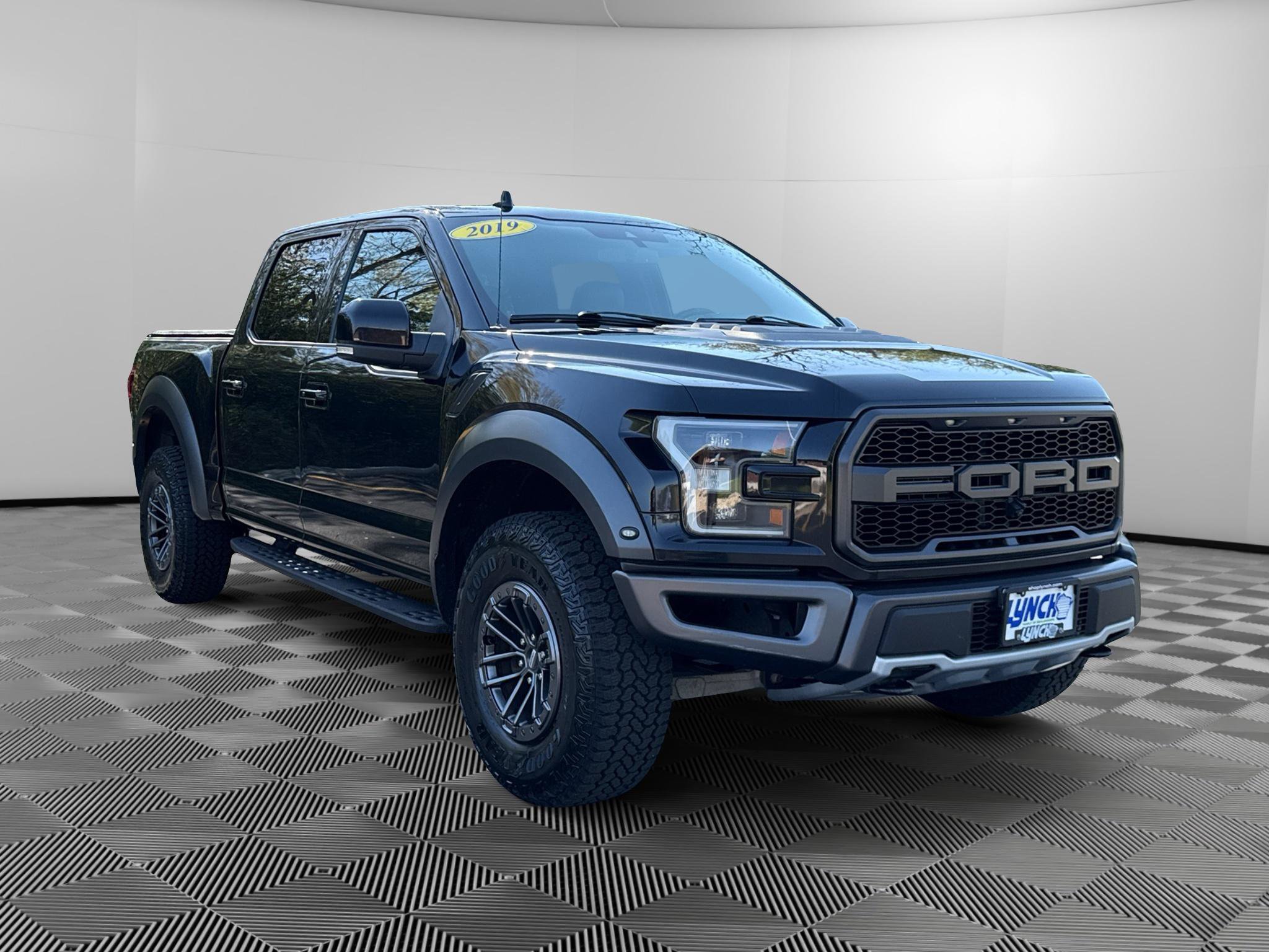 Used 2019 Ford F150 Raptor w/ Equipment Group 802A Luxury AWD/4WD image 2