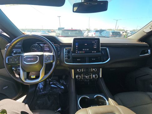 Used 2021 GMC Yukon SLT w/ SLT Luxury Package image 13