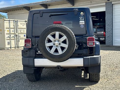 Used 2012 Jeep Wrangler Unlimited Sahara w/ Mopar Chrome Edition Group AWD/4WD image 6