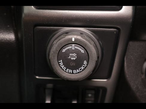 Used 2019 Ford F150 XLT w/ Equipment Group 302A Luxury AWD/4WD image 25