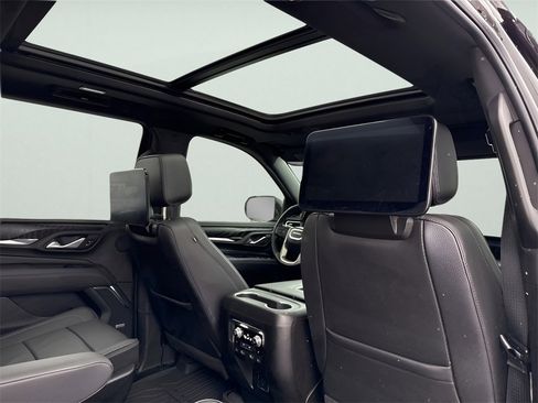 Used 2024 GMC Yukon Denali image 12