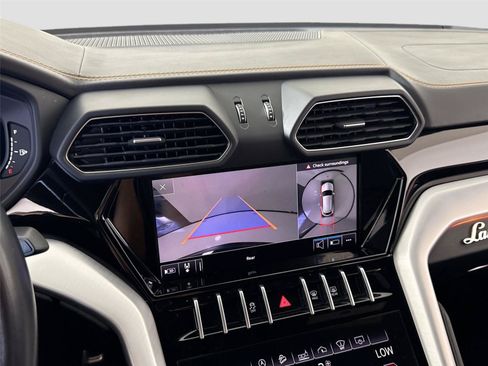 Used 2020 Lamborghini Urus AWD/4WD image 20