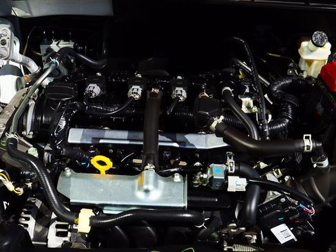 Used 2023 Nissan Kicks SR image 58