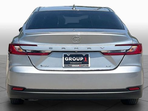 Used 2026 Toyota Camry LE w/ Convenience Package FWD image 5