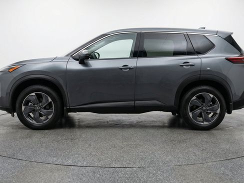 Used 2025 Nissan Rogue SV FWD image 5