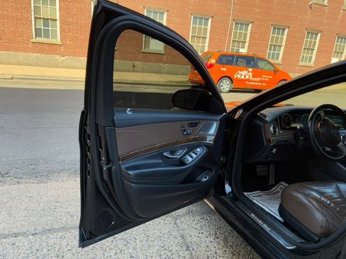 Used 2014 Mercedes-Benz S 550 Sedan image 14