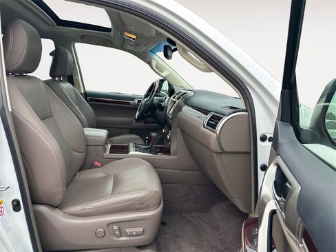 Used 2018 Lexus GX 460 Premium image 15