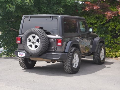 Used 2019 Jeep Wrangler Sport AWD/4WD image 23