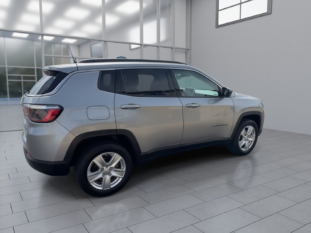 Used 2022 Jeep Compass Latitude w/ Convenience Group AWD/4WD image 8