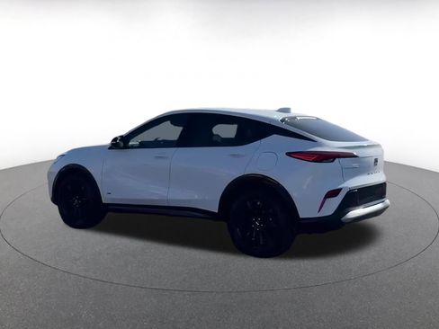 Used 2025 Buick Envista Sport Touring image 8