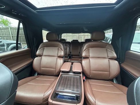 Used 2025 Lincoln Navigator Reserve AWD/4WD image 25