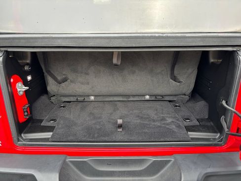 Used 2021 Jeep Wrangler Sport AWD/4WD image 14