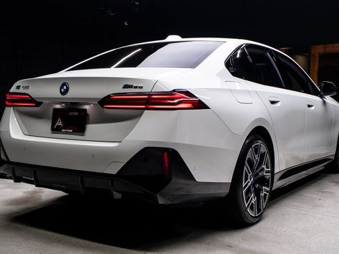 Used 2024 BMW i5 M60 AWD/4WD image 21