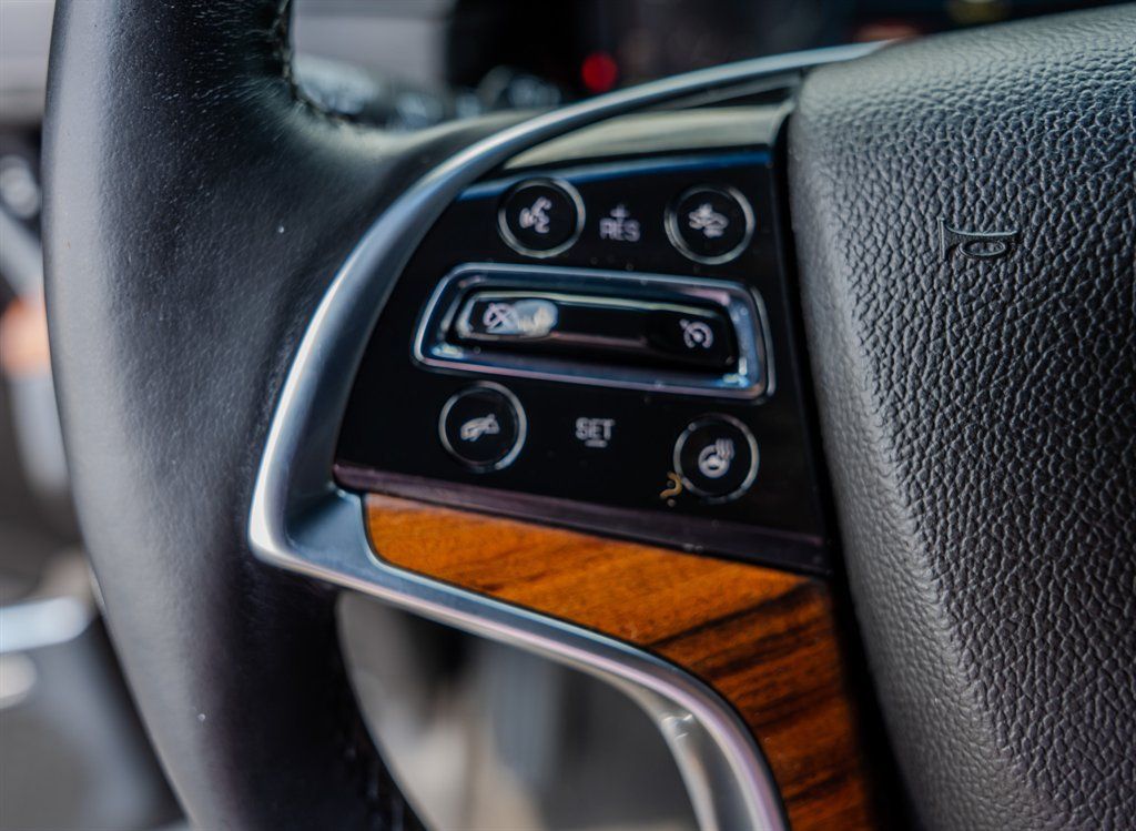 Used 2015 Cadillac Escalade Premium RWD image 16