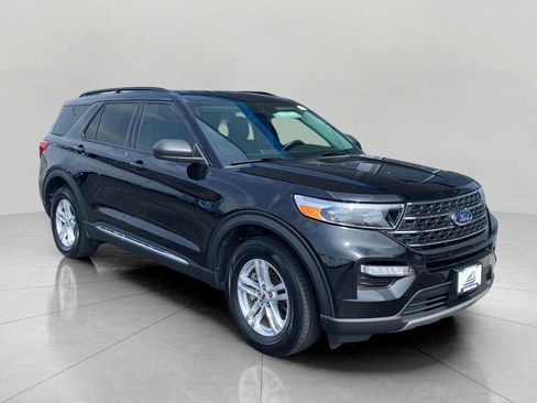 Used 2024 Ford Explorer XLT w/ Equipment Group 202A AWD/4WD image 1