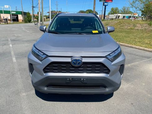 Used 2022 Toyota RAV4 XLE image 2