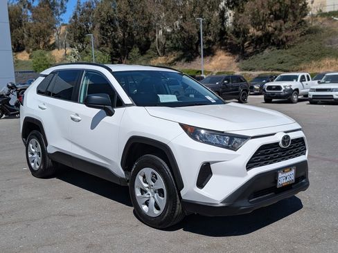 Used 2021 Toyota RAV4 LE FWD image 11