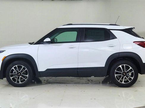 Used 2026 Chevrolet TrailBlazer LT w/ LT Cold Weather Package image 4