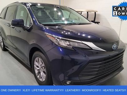 Used 2025 Toyota Sienna XLE