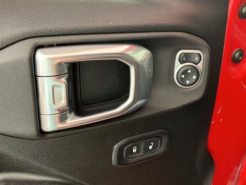 Used 2021 Jeep Wrangler Rubicon AWD/4WD image 11