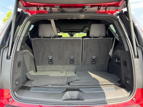 Used 2025 Cadillac Escalade V image 36