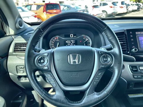 Used 2023 Honda Ridgeline RTL-E image 11