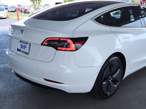 Used 2018 Tesla Model 3 Mid Range RWD image 7