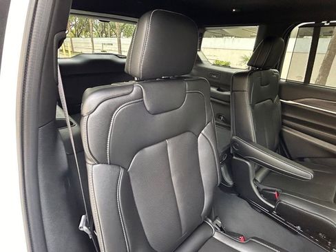 New 2025 Jeep Grand Cherokee L Limited w/ Luxury Tech Group II image 26