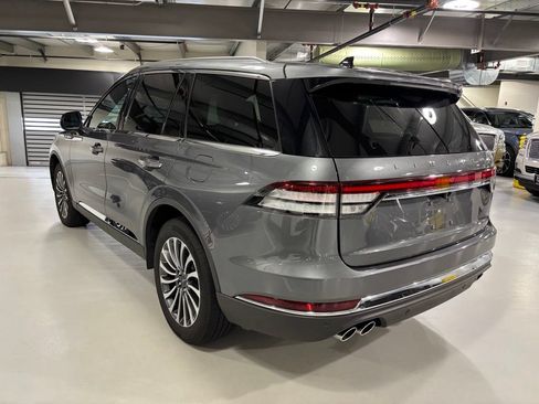 Used 2023 Lincoln Aviator Reserve w/ Elements Package Plus AWD/4WD image 4
