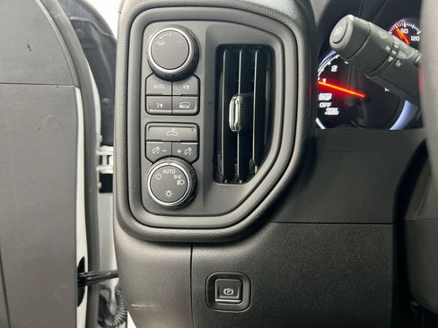 Used 2023 Chevrolet Silverado 1500 Custom AWD/4WD image 18