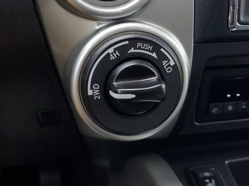 Used 2020 Nissan Titan SV w/ SV Convenience Package AWD/4WD image 34