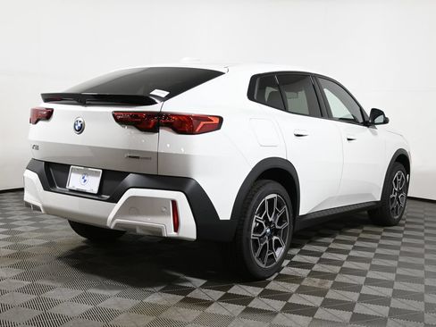 New 2026 BMW X2 xDrive28i w/ Technology Package AWD/4WD image 7