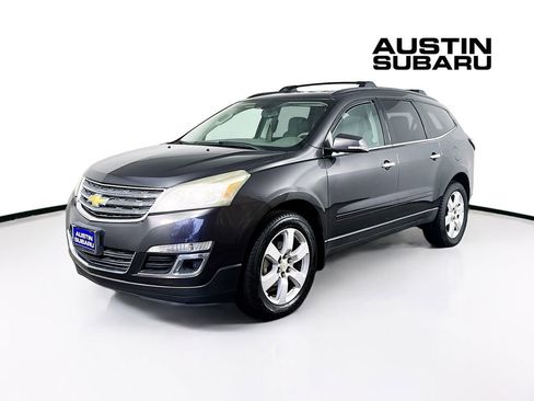 Used 2016 Chevrolet Traverse LT w/ Style and Technology Package image 3