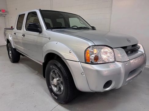 Used 2004 Nissan Frontier XE RWD image 1