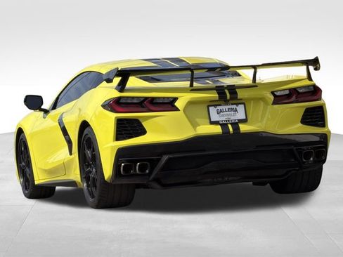 Used 2021 Chevrolet Corvette Stingray Coupe w/ Z51 Performance Package RWD image 5