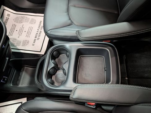 New 2026 Chrysler Pacifica Select image 16