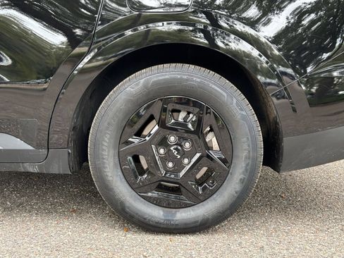 Used 2026 Kia Carnival FWD image 33